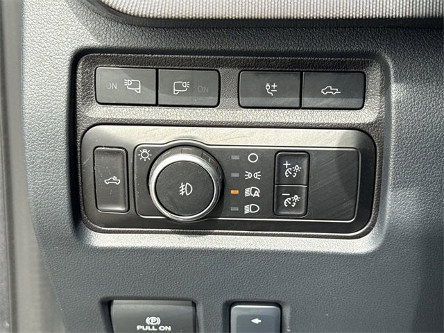 Certified 2024 Ford F350 Platinum w/ FX4 Off-Road Package image 34