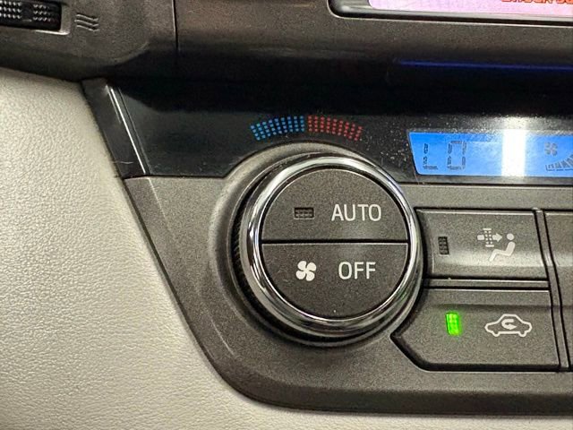 Used 2013 Toyota RAV4 XLE AWD/4WD image 23