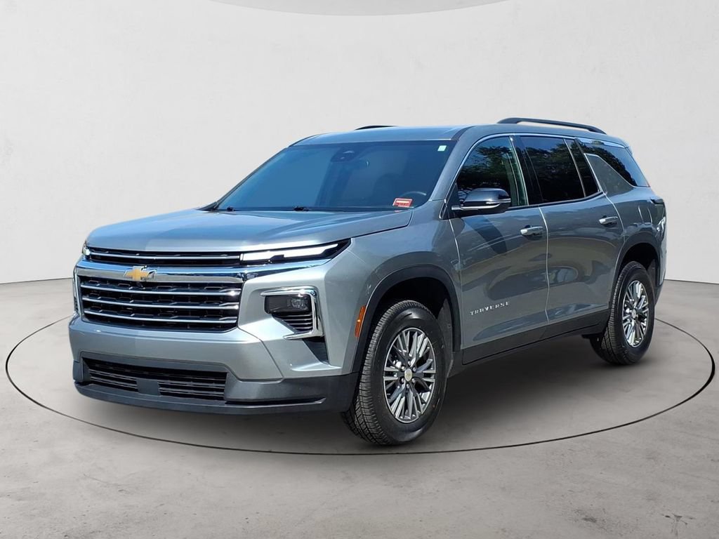 Used 2025 Chevrolet Traverse LT