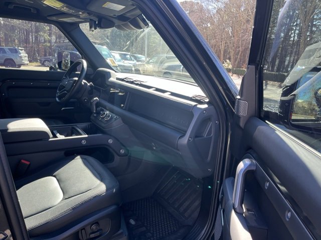 Certified 2024 Land Rover Defender 110 X-Dynamic SE image 10