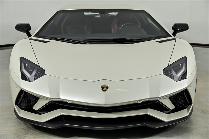 Used 2017 Lamborghini Aventador S AWD/4WD image 4
