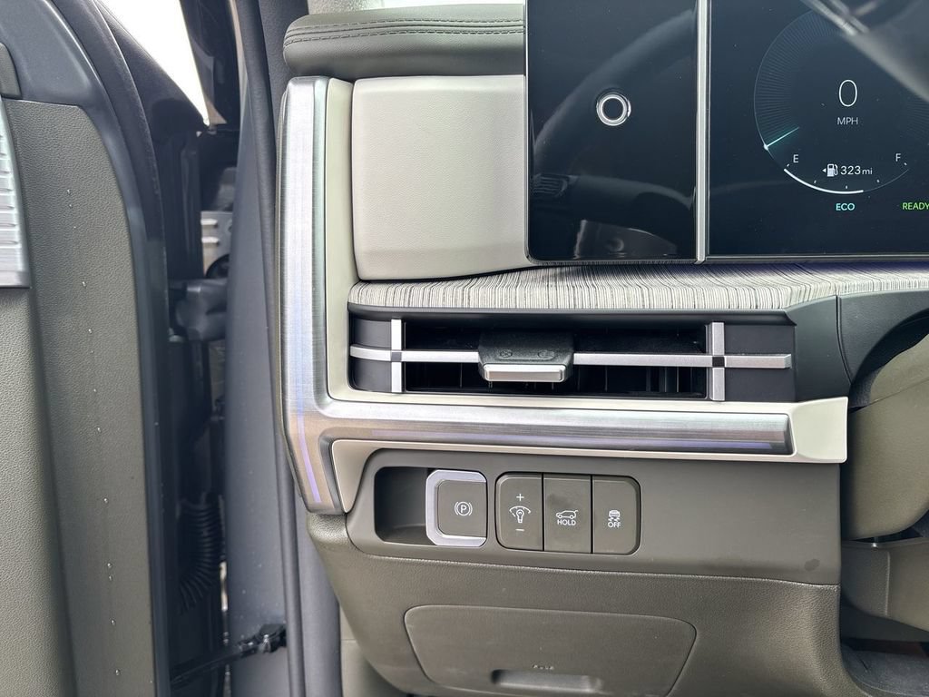 Used 2025 Hyundai Santa Fe Calligraphy AWD/4WD image 23