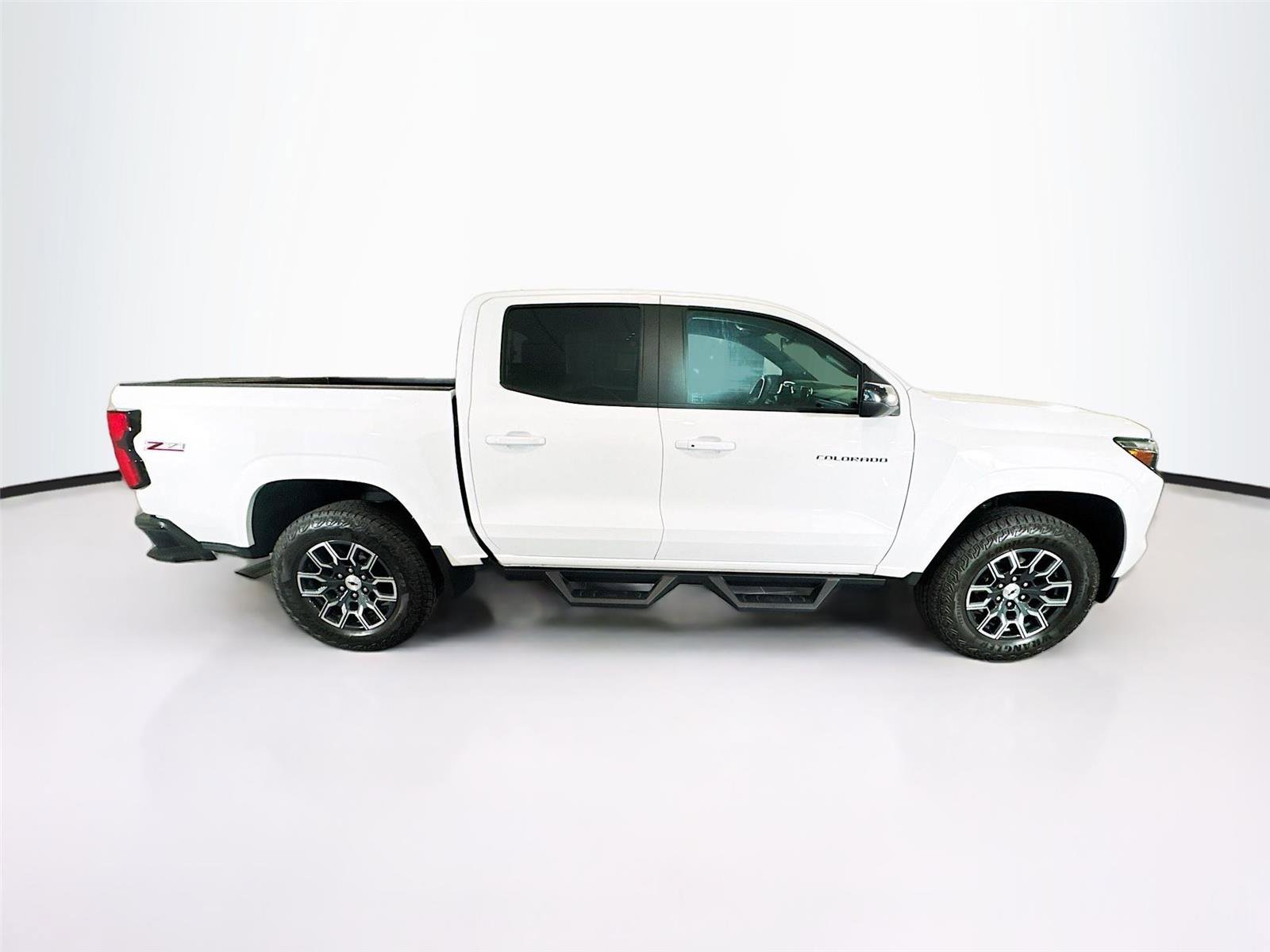 Used 2023 Chevrolet Colorado Z71 w/ Z71 Convenience Package 2 image 6