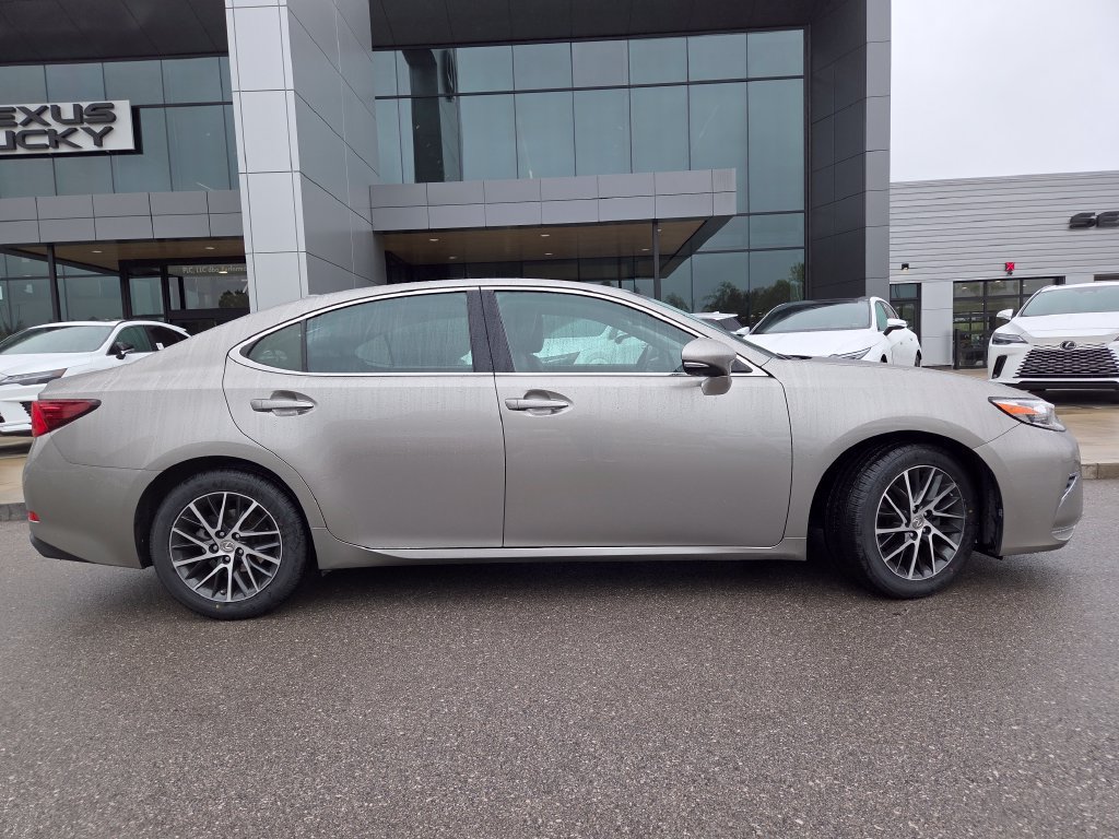 Used 2017 Lexus ES 350 w/ Premium Package FWD image 27