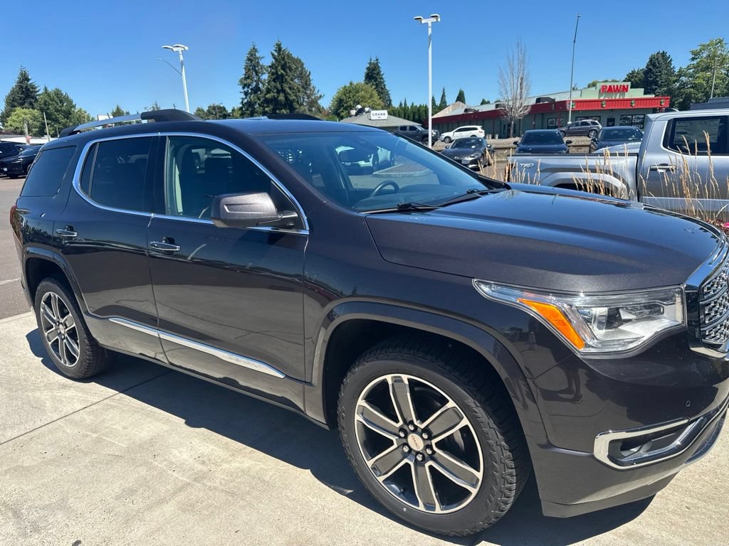 Used 2017 GMC Acadia Denali w/ Technology Package AWD/4WD image 5