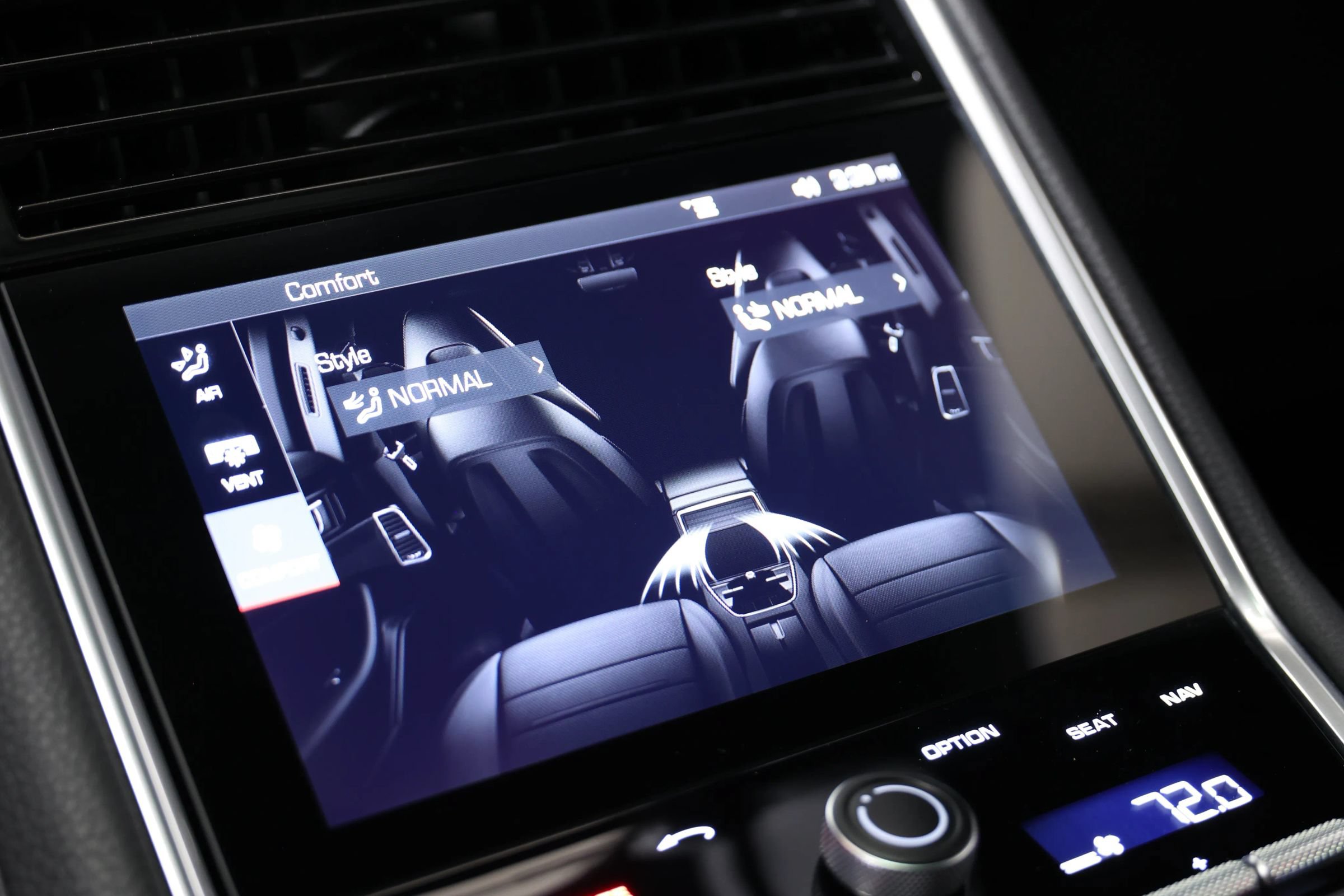 Used 2020 Porsche Panamera AWD/4WD image 65