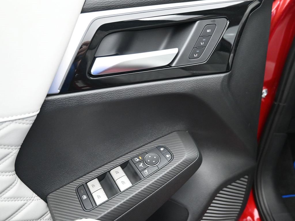 New 2025 Mitsubishi Outlander SEL image 16