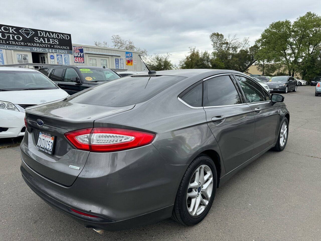 Used 2014 Ford Fusion SE w/ Equipment Group 202A FWD image 9