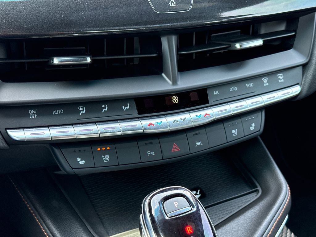 Used 2025 Cadillac CT4 V image 27