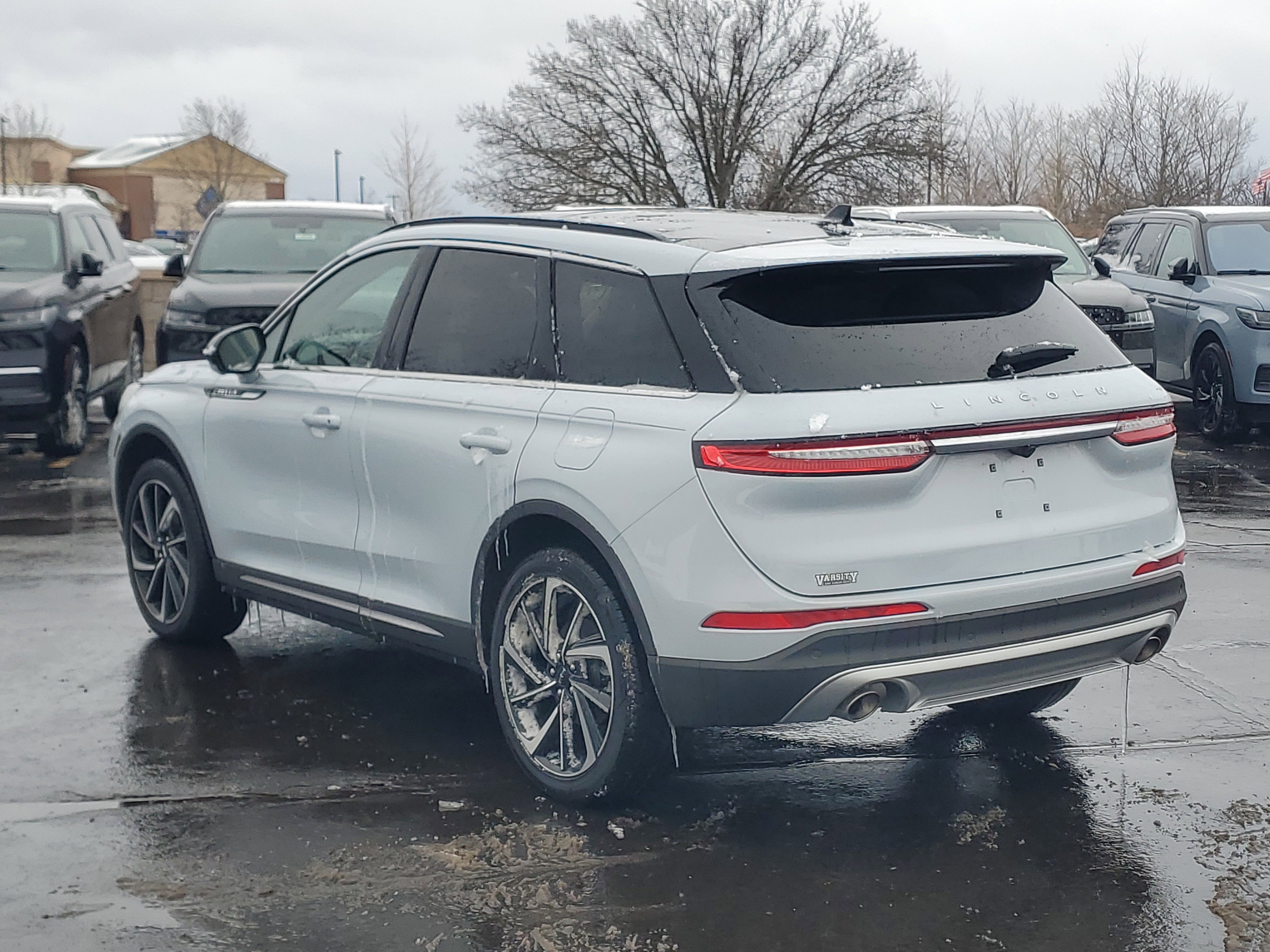 New 2025 Lincoln Corsair Reserve w/ Equipment Group 202A image 3