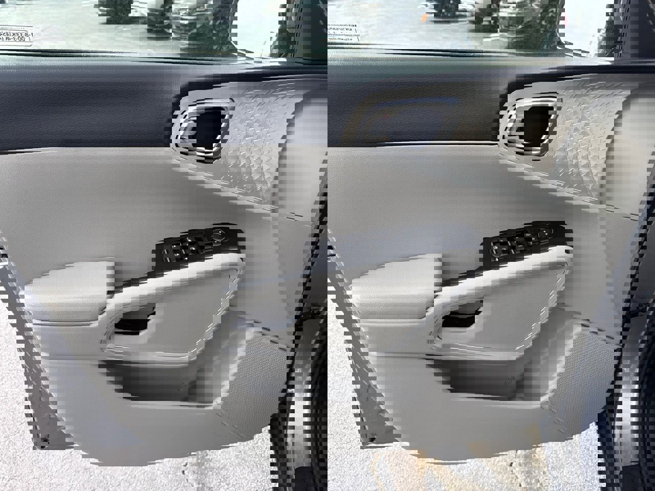 New 2025 Kia Soul LX FWD image 10