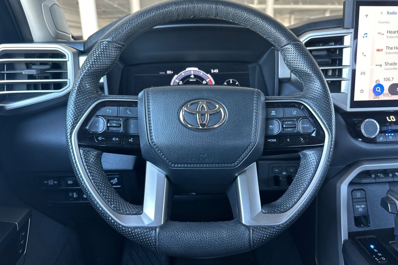 Used 2024 Toyota Tundra Limited AWD/4WD image 21