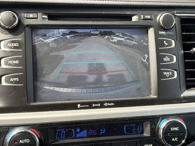 Used 2018 Toyota Highlander Plus FWD image 31