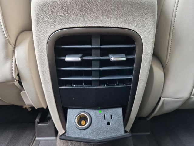 Used 2018 Lincoln MKC Reserve FWD image 18