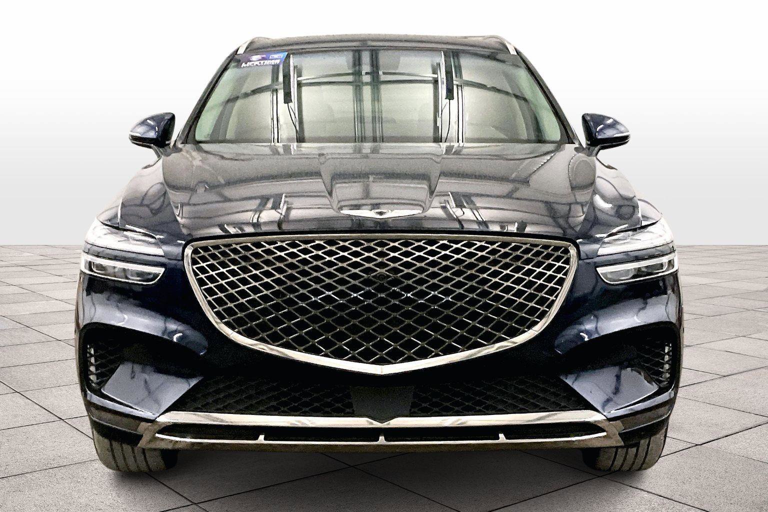 Used 2022 Genesis GV70 2.5T w/ Advanced Package image 3