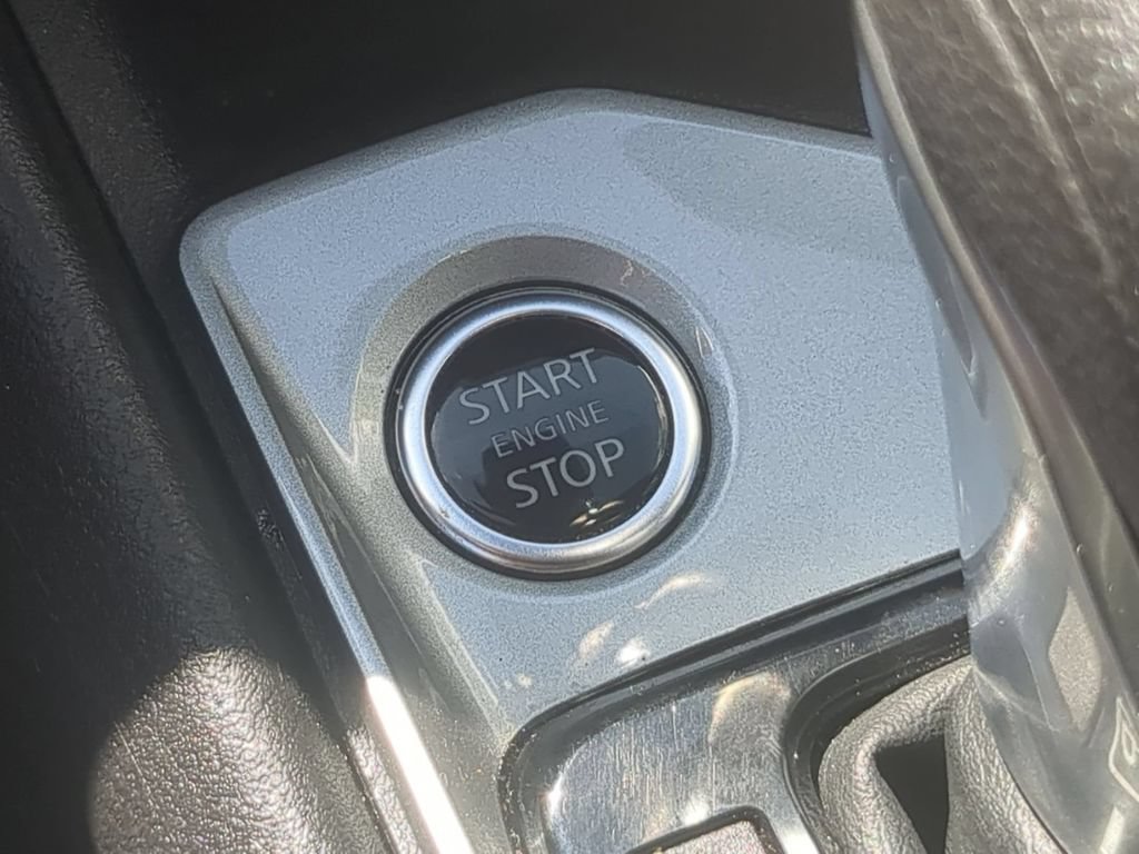 Used 2025 Nissan Altima 2.5 SV FWD image 19