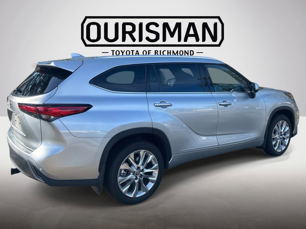 Used 2022 Toyota Highlander Limited image 3