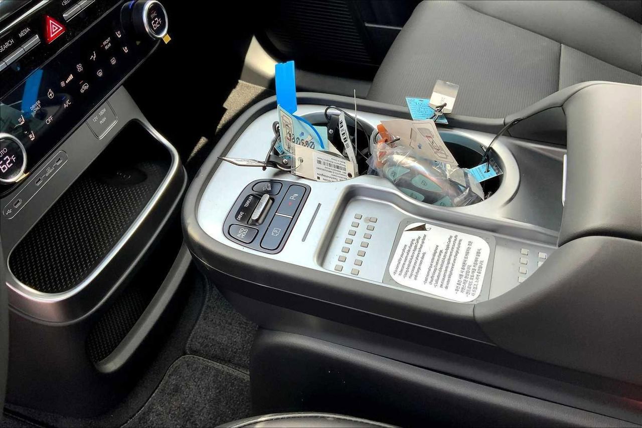 New 2026 Hyundai Ioniq 9 SEL image 8