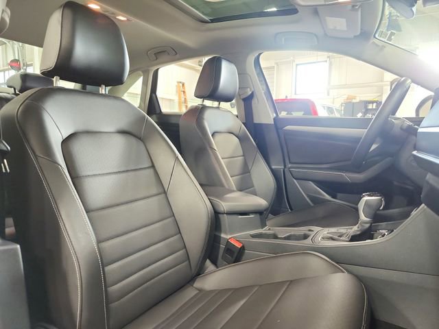 Used 2023 Volkswagen Jetta SE image 23