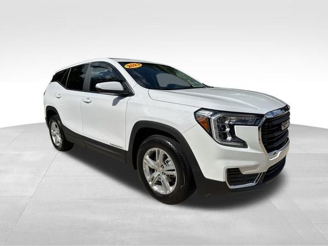 Used 2023 GMC Terrain SLE AWD/4WD image 3