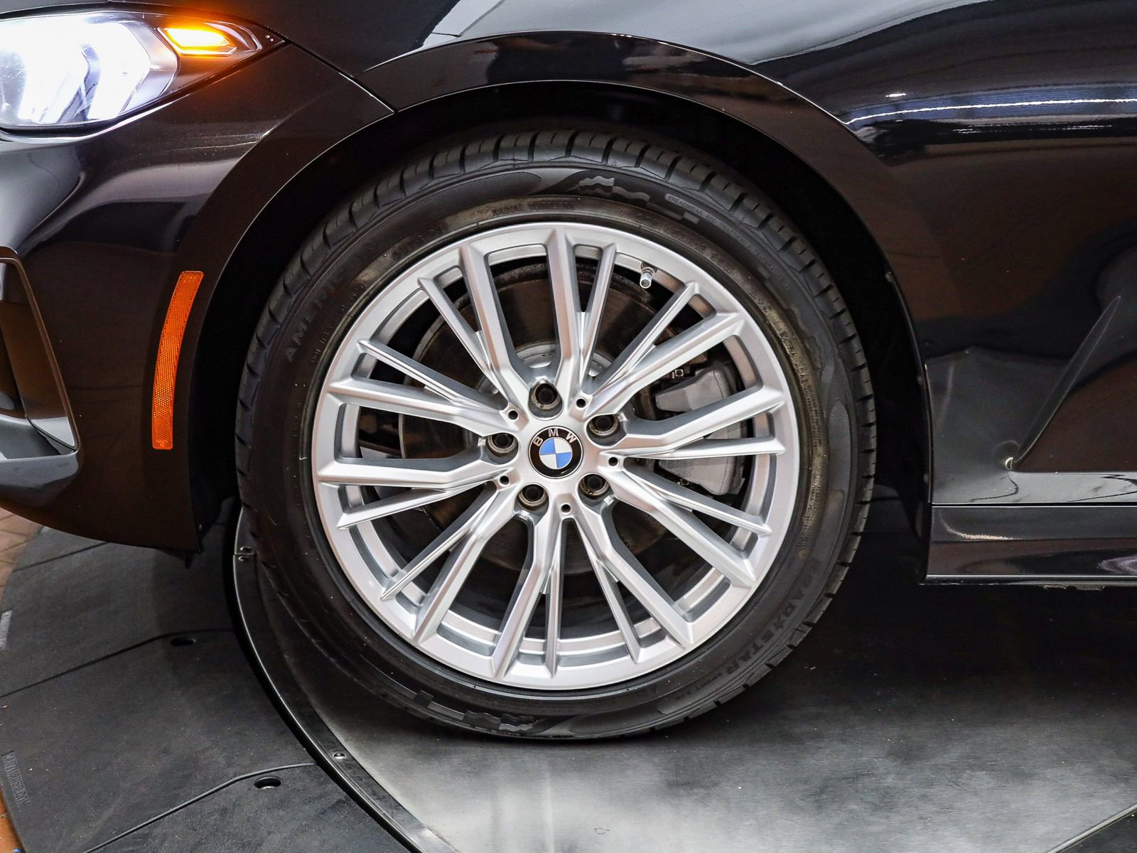 Used 2024 BMW 330i xDrive Sedan w/ Convenience Package AWD/4WD image 10