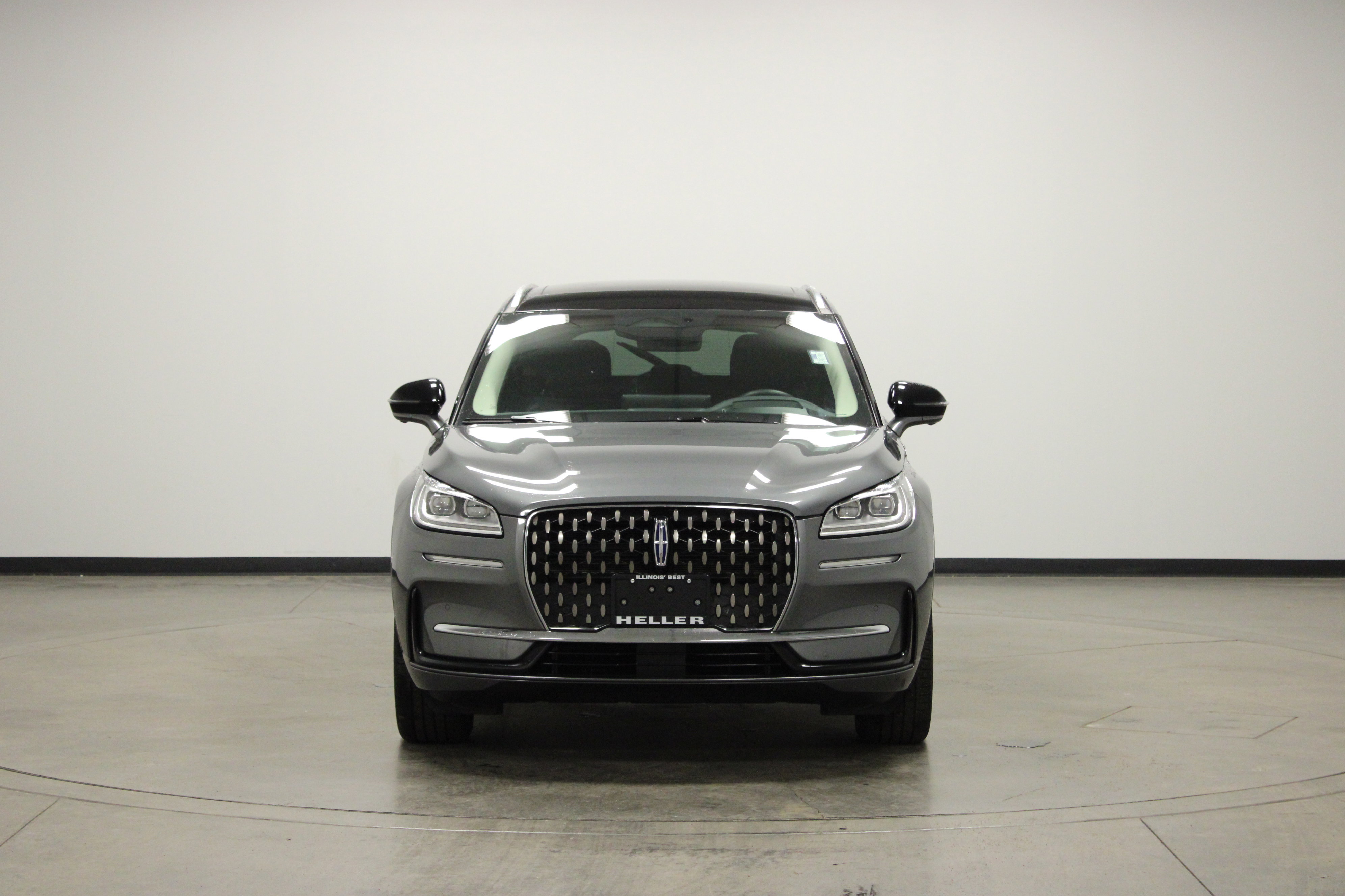 Used 2023 Lincoln Corsair Grand Touring image 3