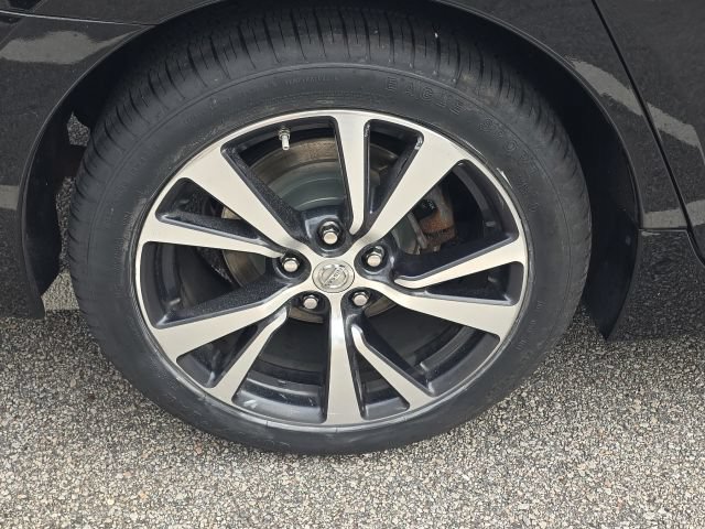 Used 2017 Nissan Maxima 3.5 SV FWD image 10