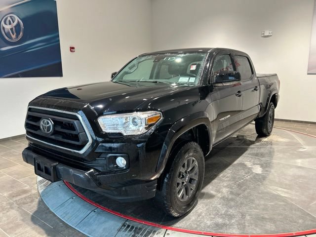 Used 2020 Toyota Tacoma SR5 AWD/4WD image 3