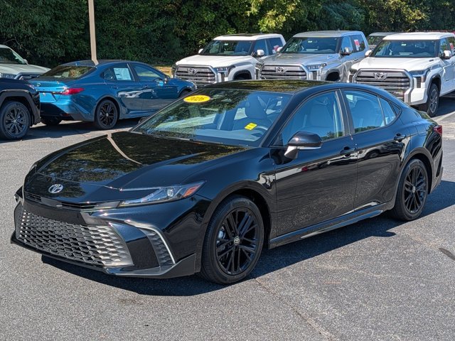 Used 2026 Toyota Camry SE FWD image 3