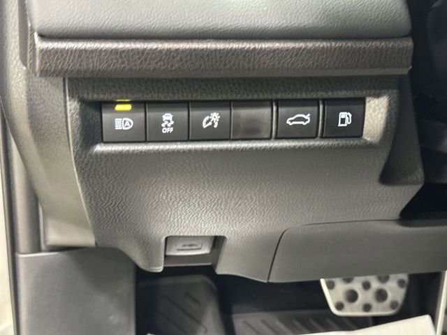Used 2025 Toyota Camry XSE FWD image 36