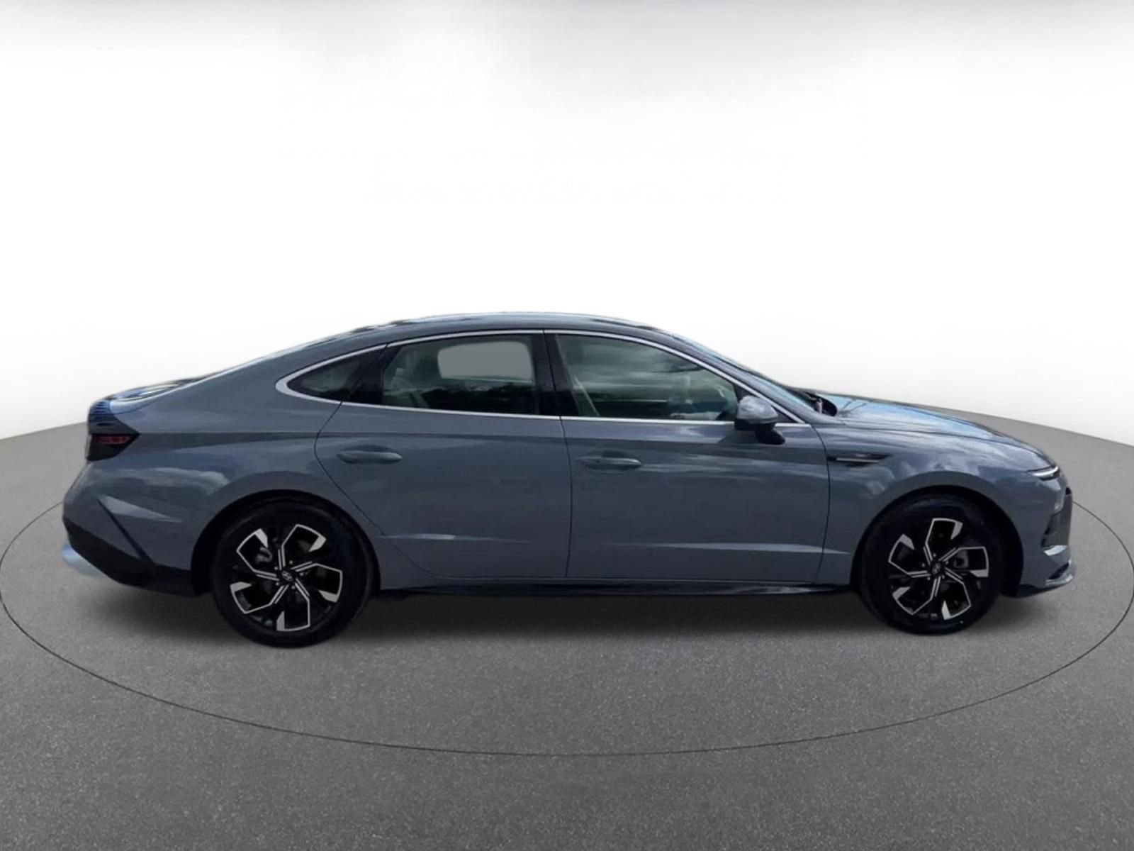 Used 2025 Hyundai Sonata SEL FWD image 16