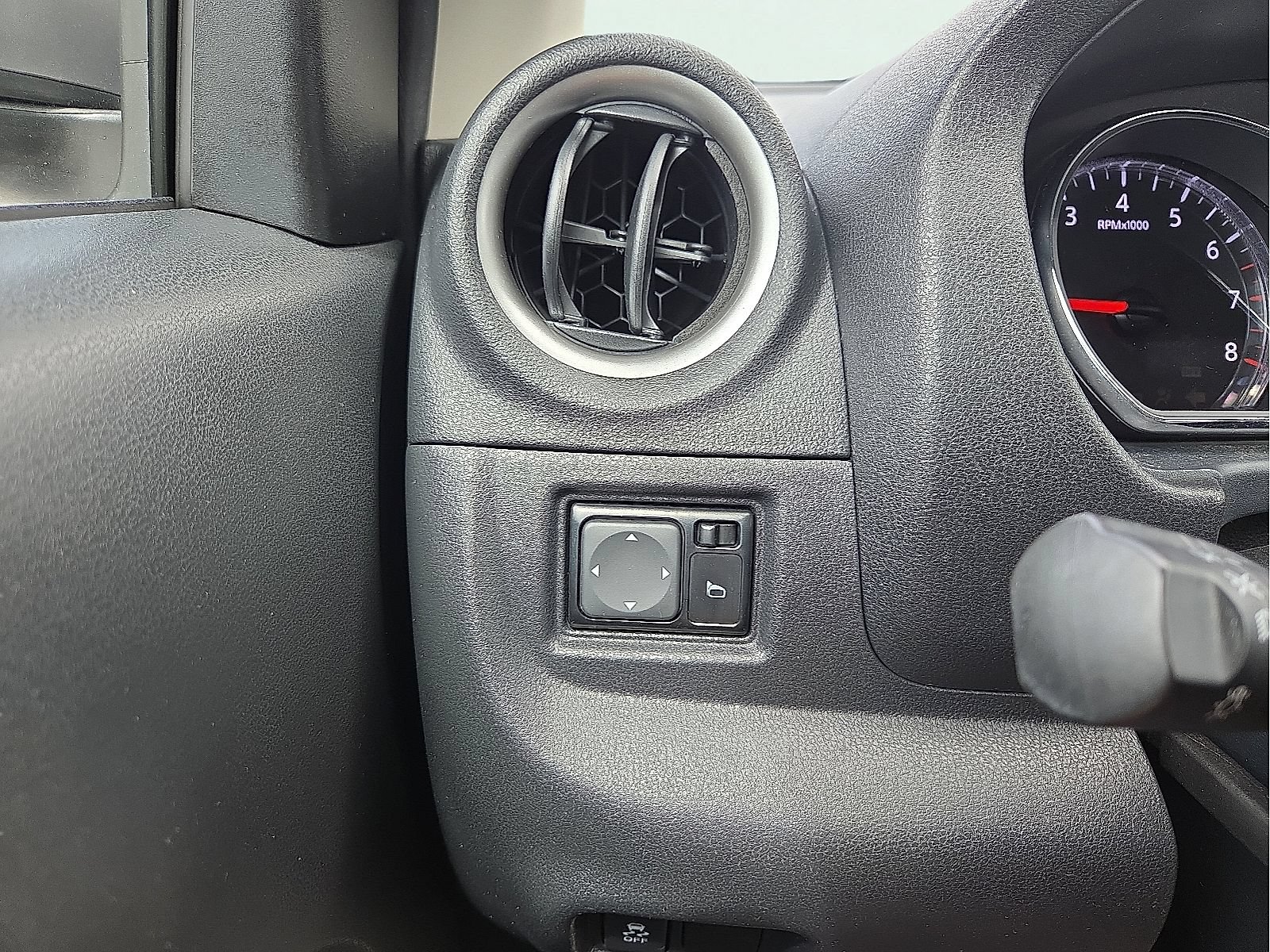 Used 2017 Nissan Versa SV FWD image 19