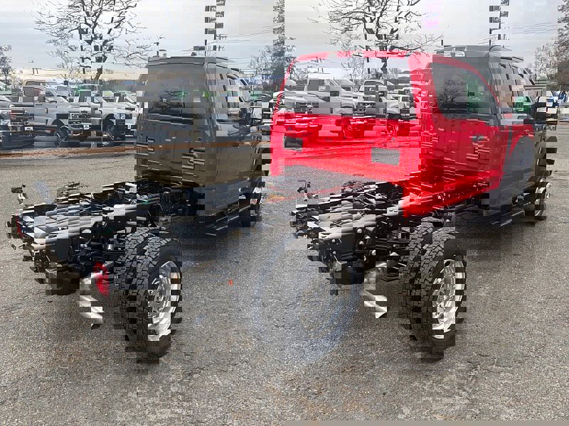 New 2025 Ford F550 4x4 SuperCab Super Duty w/ XLT Value Package image 6