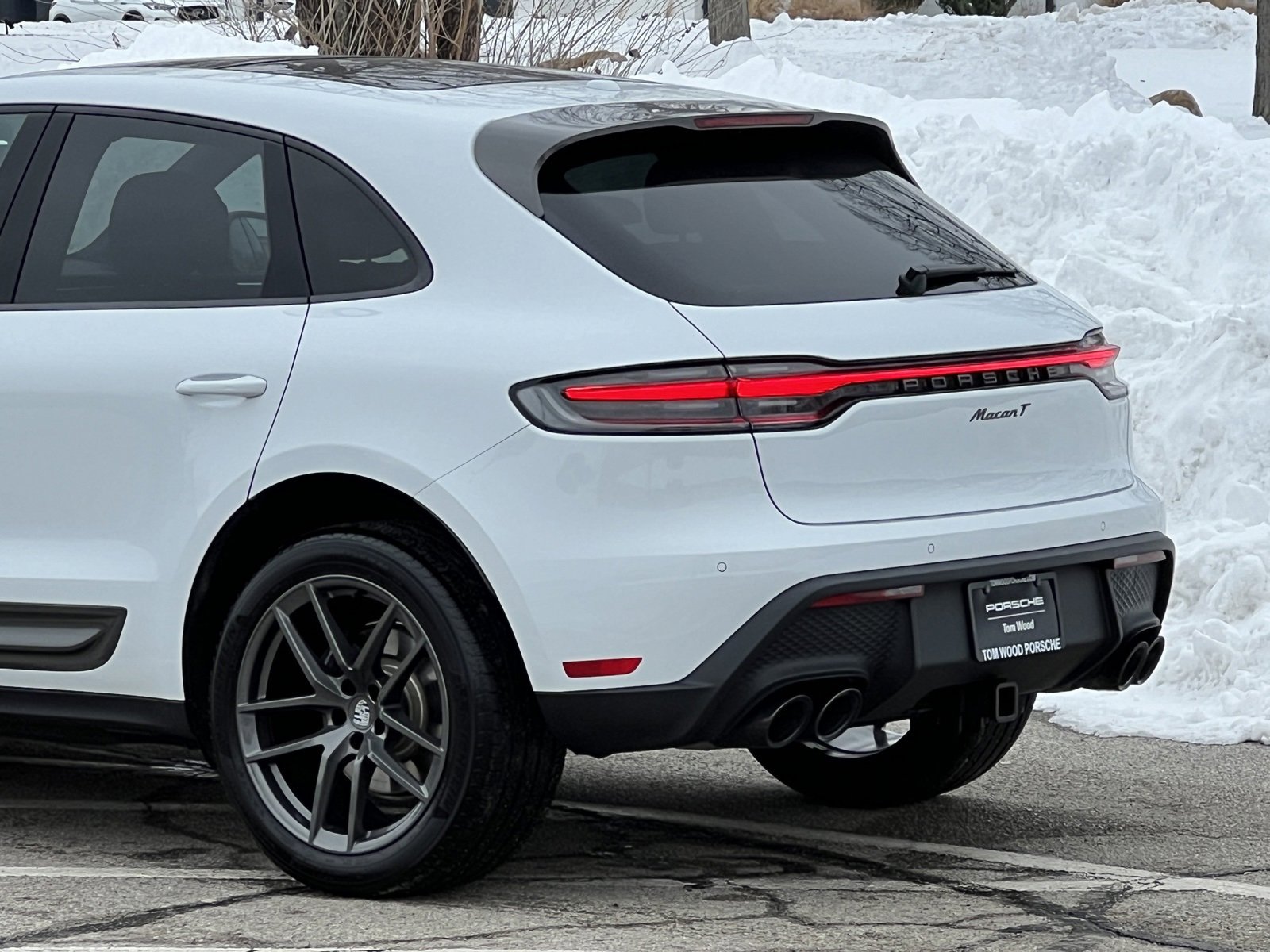 Certified 2025 Porsche Macan Turbo image 9