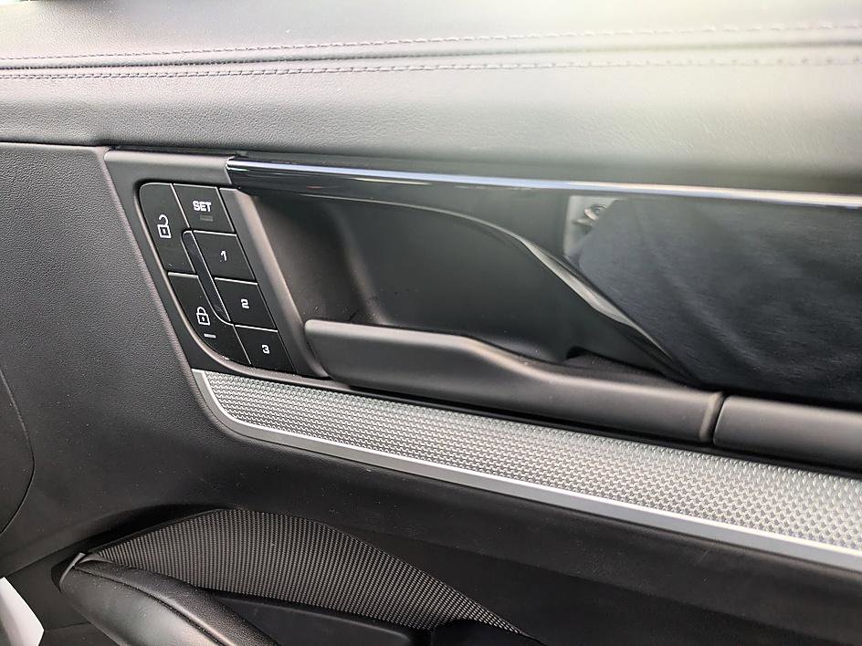 Used 2024 Porsche Cayenne image 42