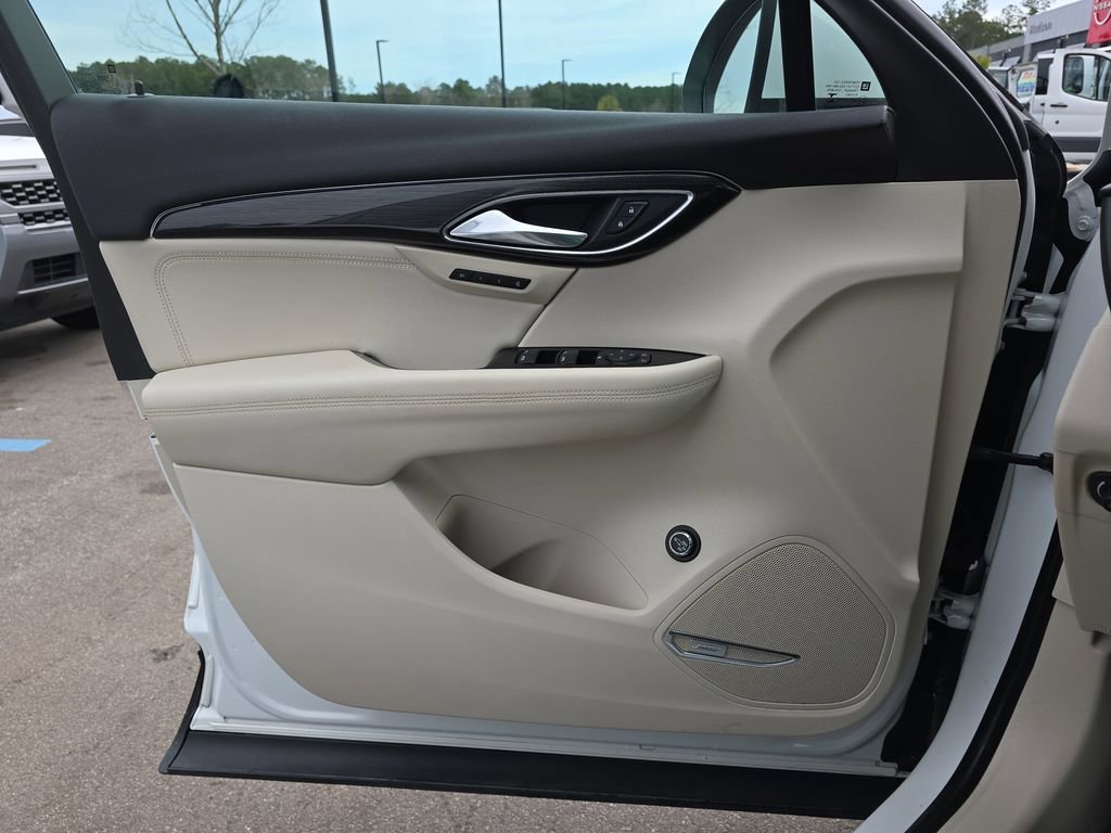 Used 2021 Buick Envision Essence w/ Technology Package I image 31