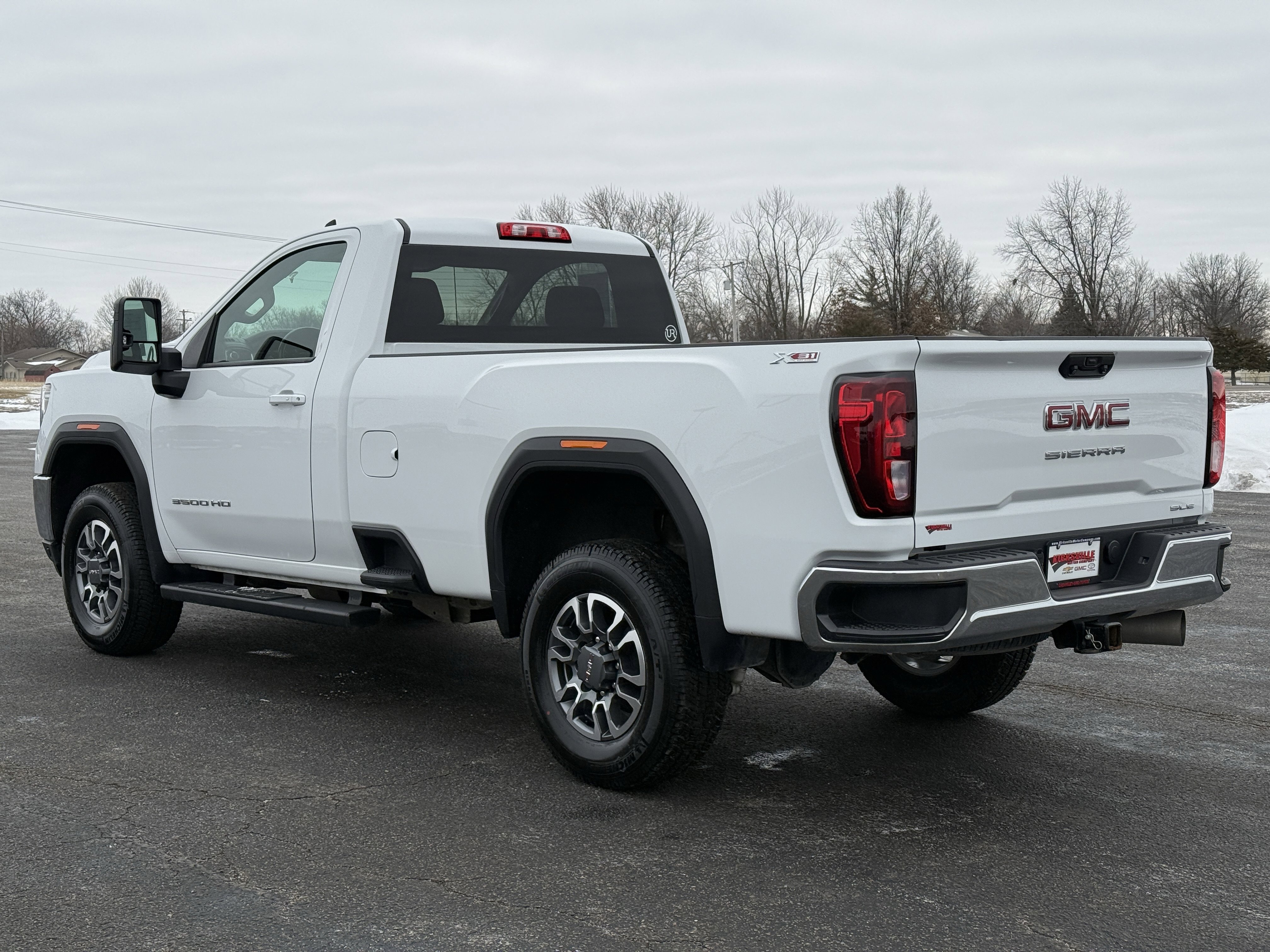 Used 2023 GMC Sierra 3500 SLE w/ SLE Convenience Package image 6