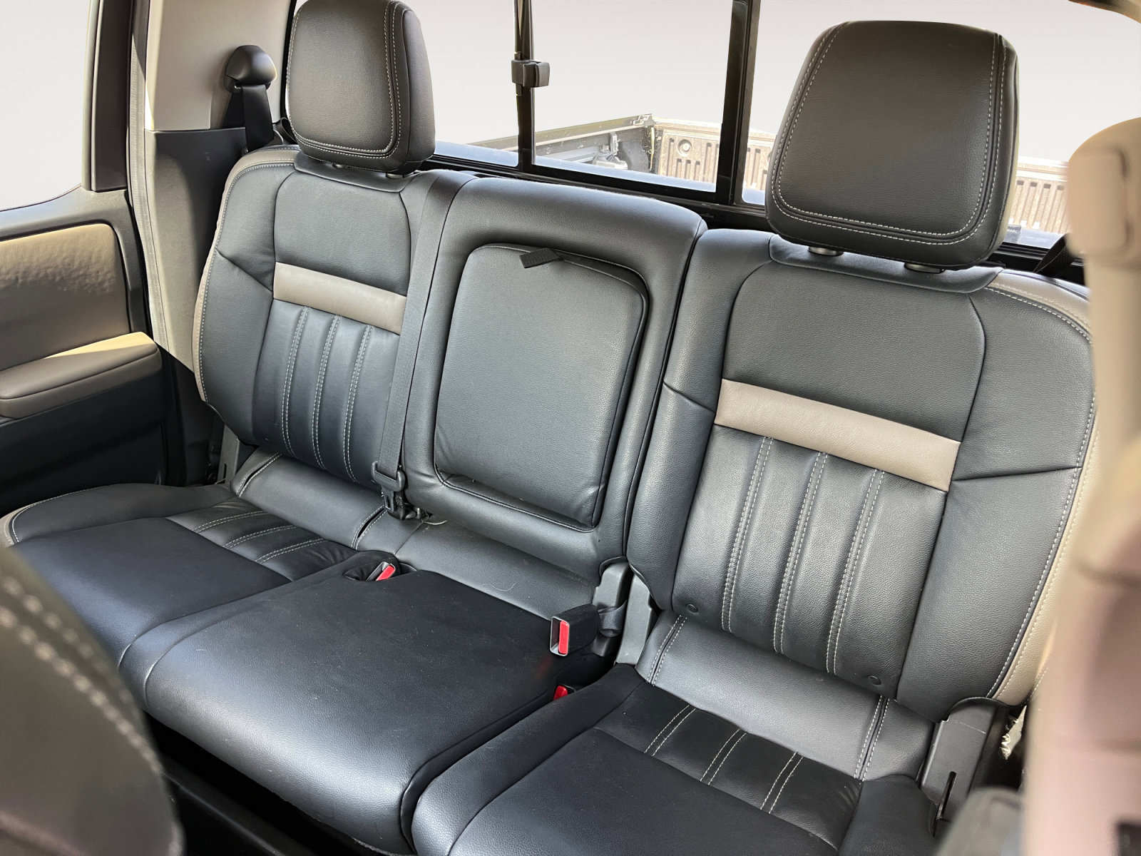 Used 2022 Nissan Frontier SV image 13