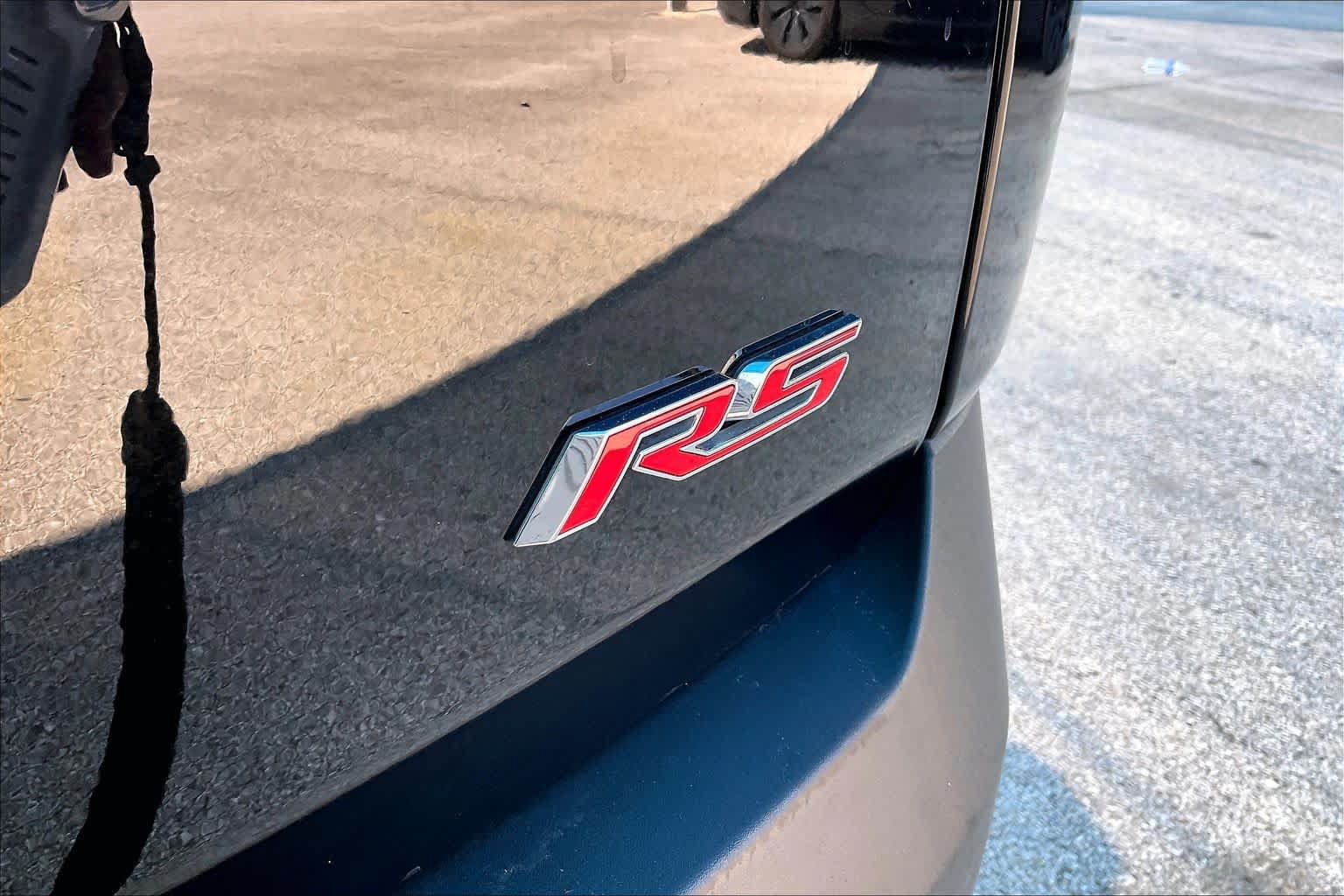 Used 2023 Chevrolet Traverse RS w/ LPO, Floor Liner Package FWD image 10