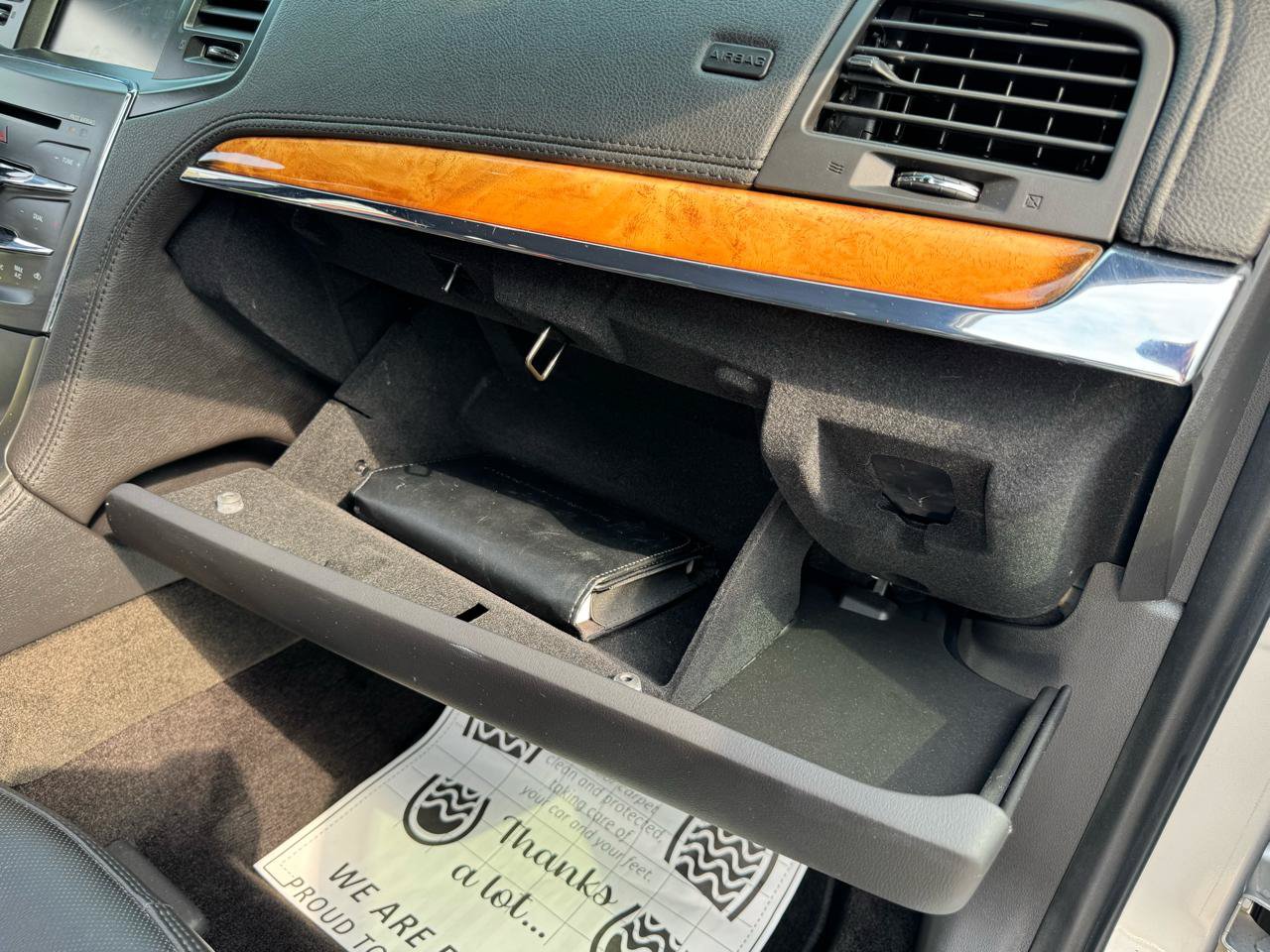 Used 2014 Lincoln MKS FWD image 29
