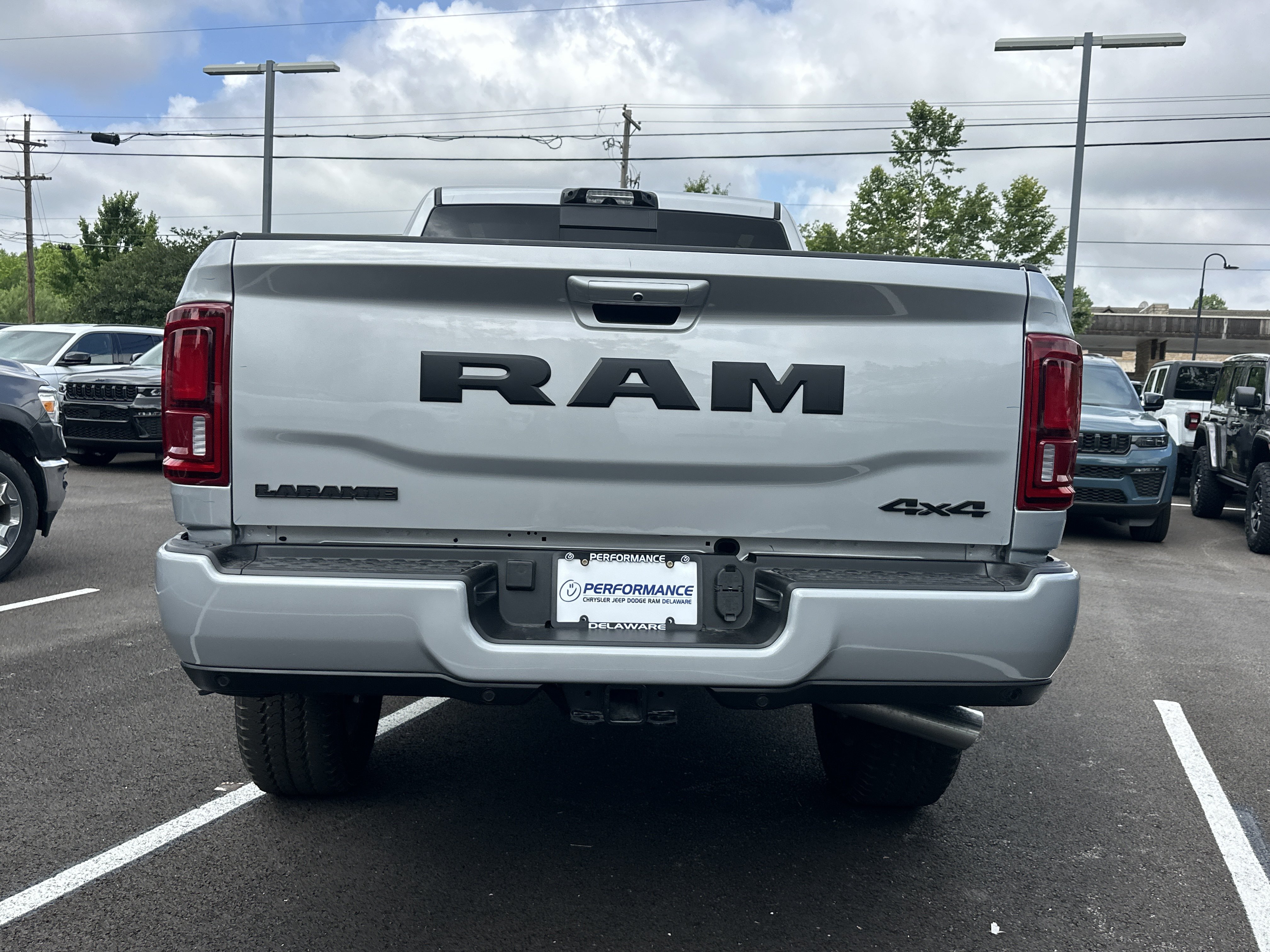 New 2026 RAM 2500 Laramie AWD/4WD image 19