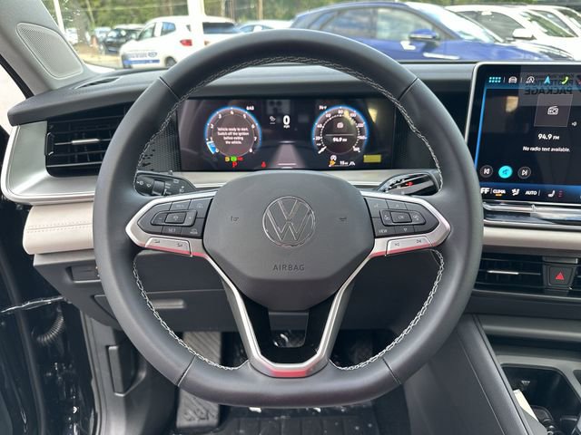 New 2025 Volkswagen Tiguan SE image 14