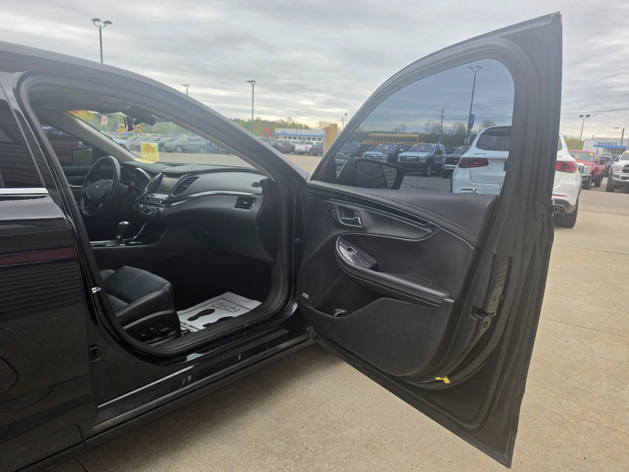 Used 2017 Chevrolet Impala LT w/ Leather Package FWD image 13
