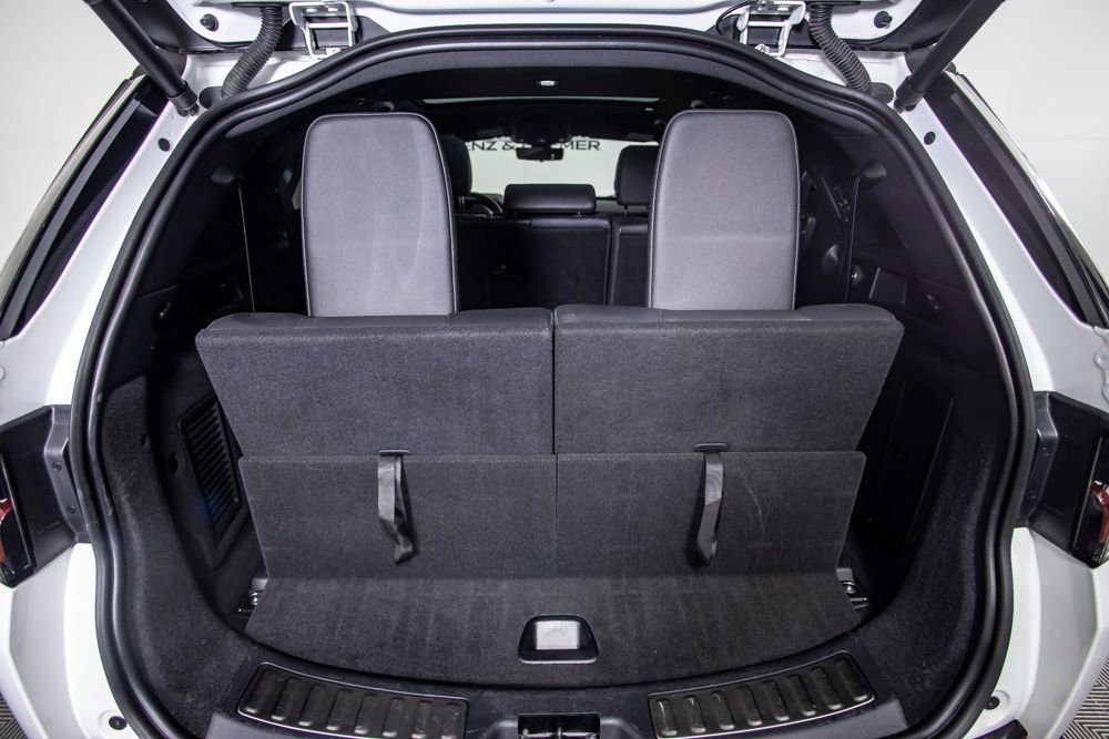 Used 2022 Land Rover Discovery Sport SE R-Dynamic image 9