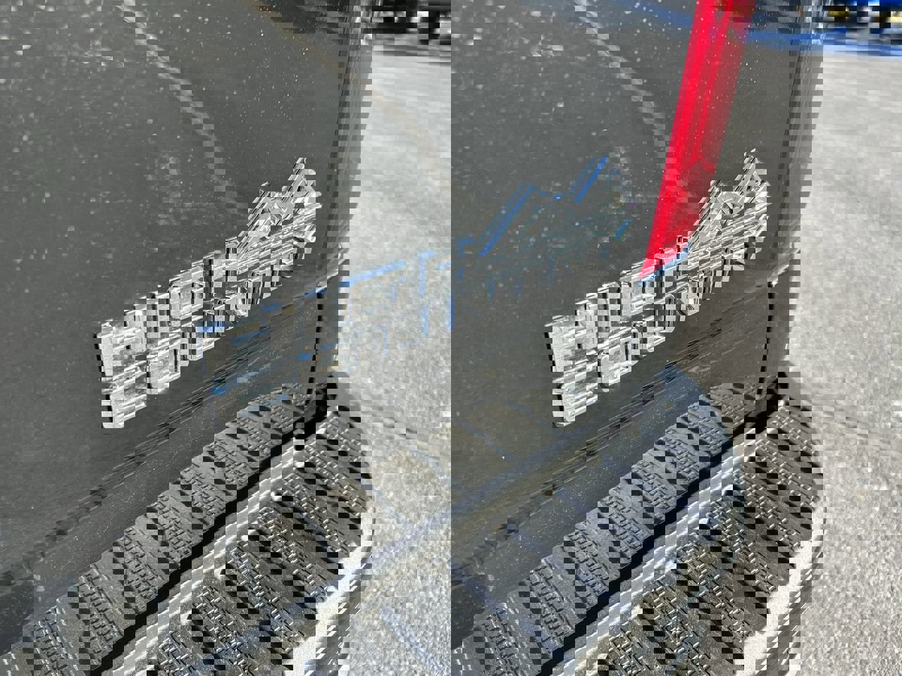 Used 2022 Chevrolet Silverado 2500 High Country w/ Z71 Off-Road Package image 12