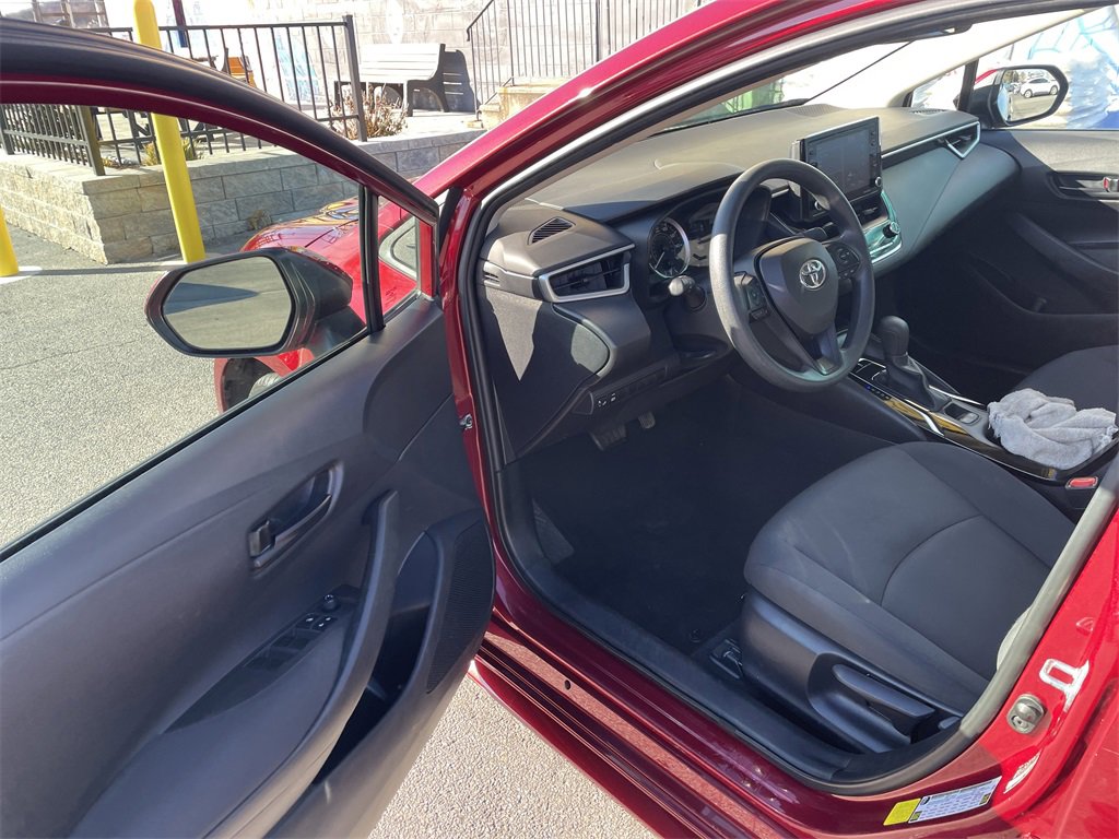 Used 2022 Toyota Corolla LE image 14