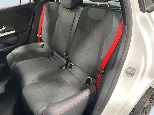 Used 2025 Mercedes-Benz GLA 35 AMG 4MATIC image 31