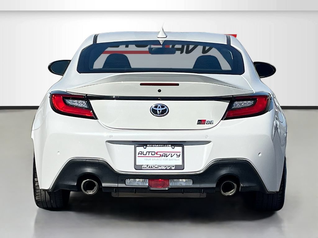Used 2025 Toyota GR86 Premium w/ ALL Weather Mat Package (TMS) RWD image 6
