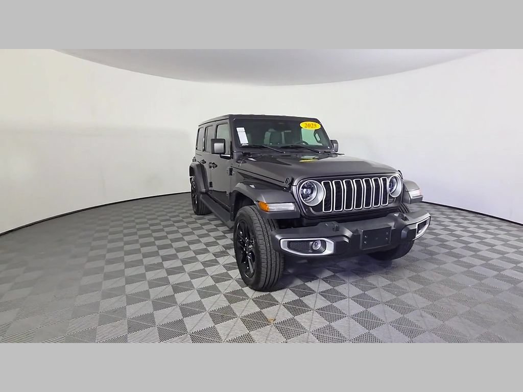 Used 2025 Jeep Wrangler Unlimited Sahara AWD/4WD image 52
