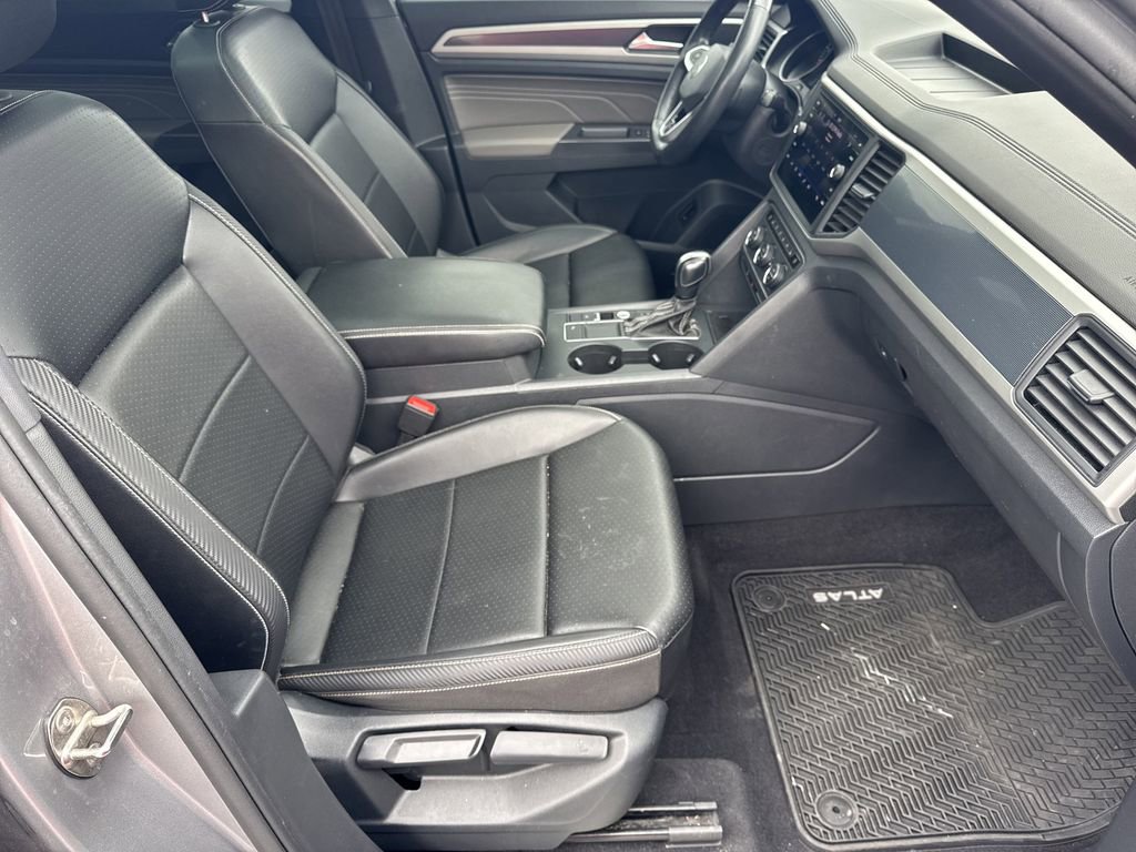 Used 2021 Volkswagen Atlas Cross Sport SE FWD image 13